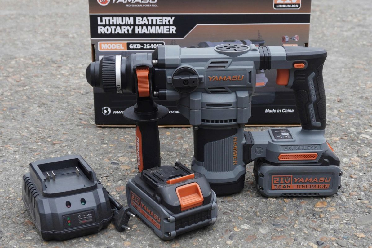Máy khoan đục bê tông pin đa năng Yamasu GKD-2540JT lực đập 4.0J mạnh nhất