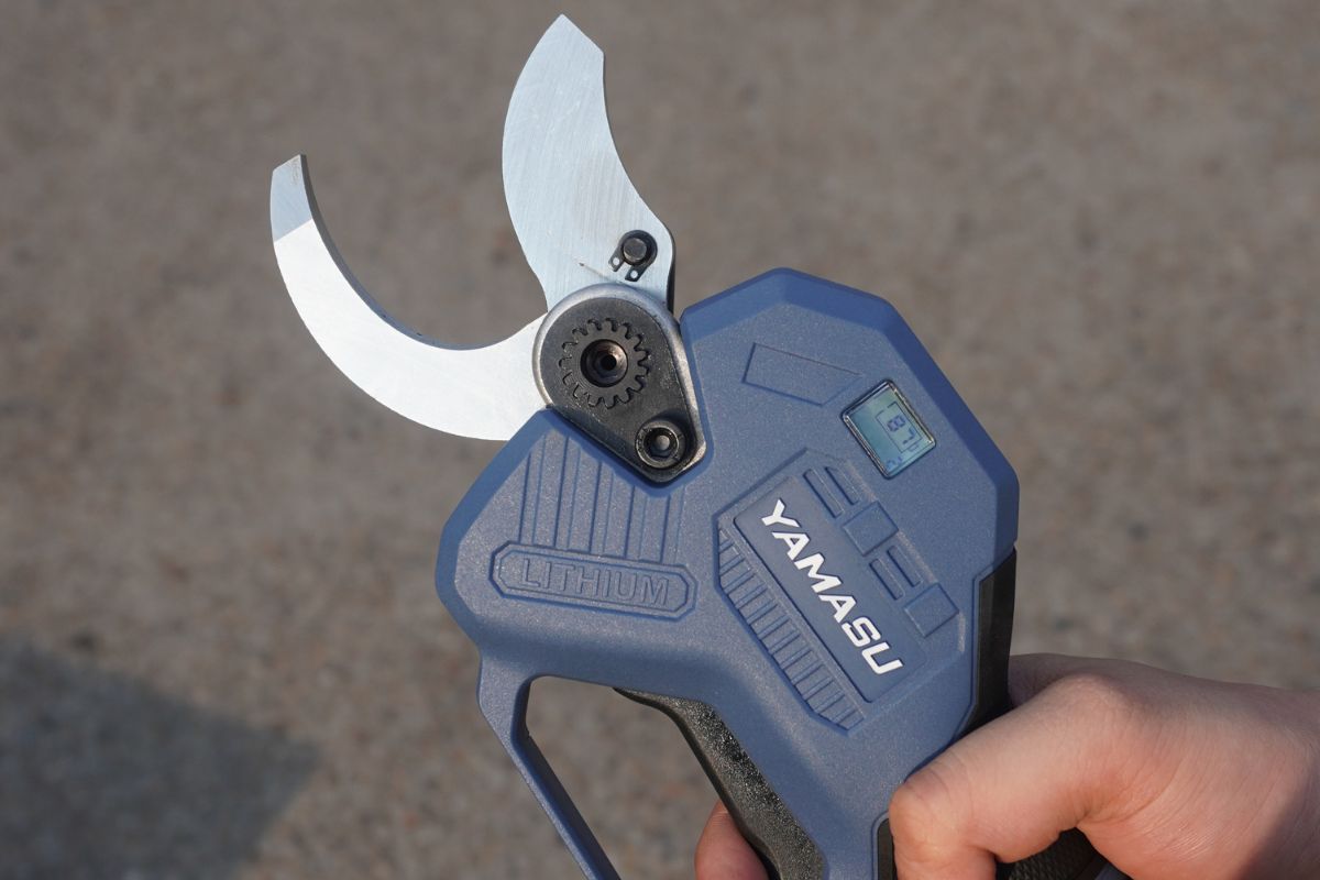 Nguyên lý hoạt động của kéo cắt cành pin