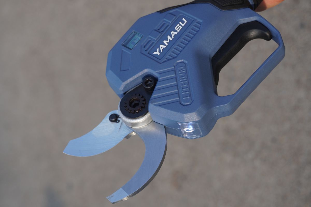 Sạc pin đúng cách trước khi sử dụng