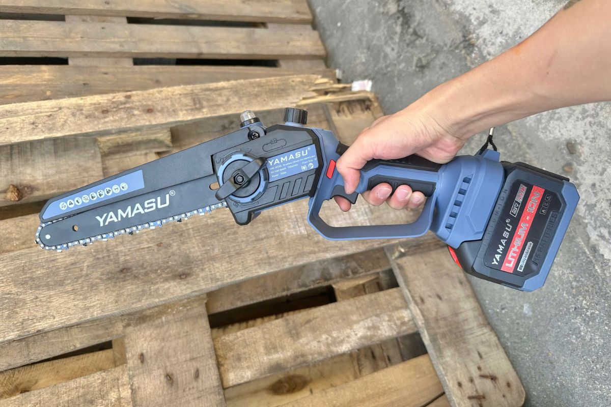 Tìm hiểu máy cưa xích trước khi sử dụng