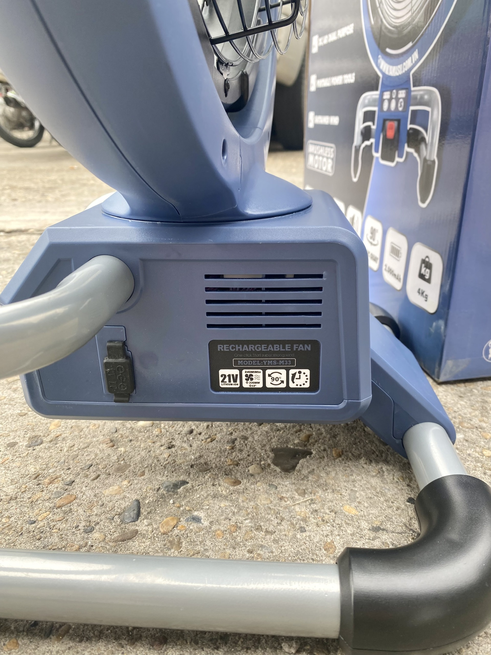 QUẠT TÍCH ĐIỆN YAMASU YMS-M33 DÙNG PIN CHÂN PIN PHỔ THÔNG