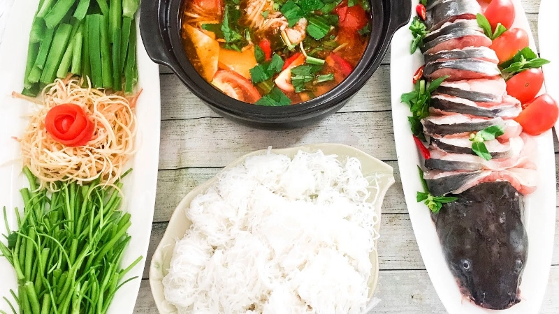 Lẩu Cá Lóc Nấu Măng Chua