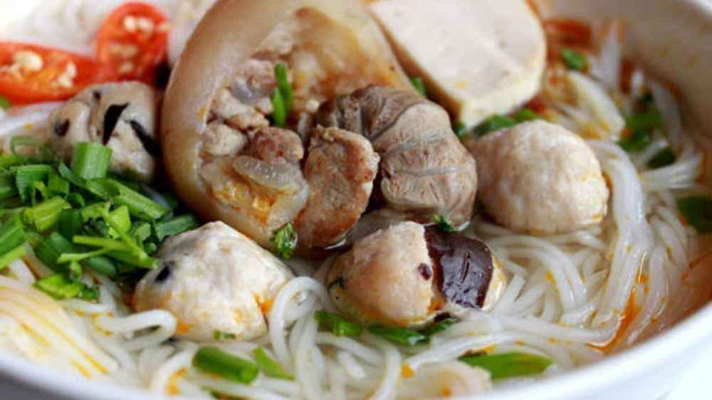 Bún xào giò heo đậm chất miền Tây