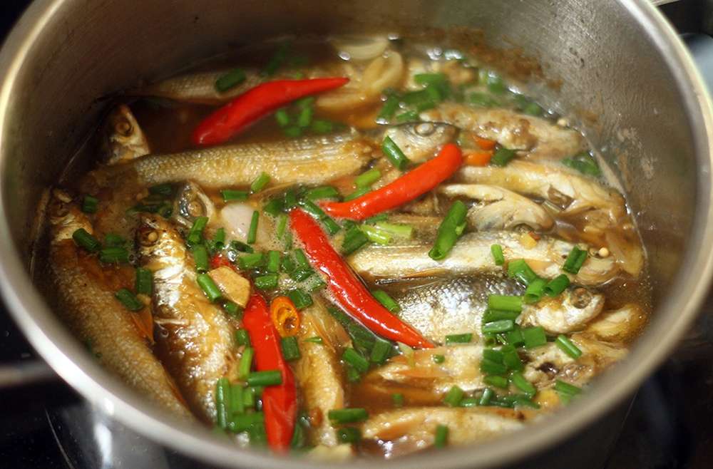 Cá linh kho mía