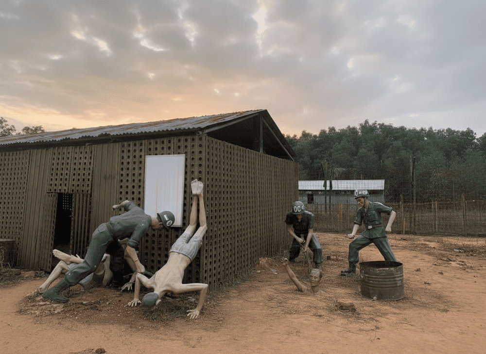 Các Khu Giam Giữ — Nơi Tù Nhân Sống Và Đấu Tranh