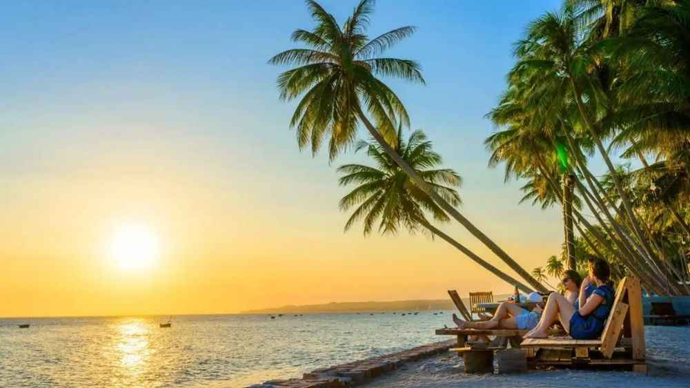 Chi phí thuê dịch vụ tại bãi biển Hòn Rơm