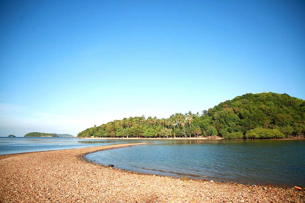 Con đường trên quần đảo Bà Lụa