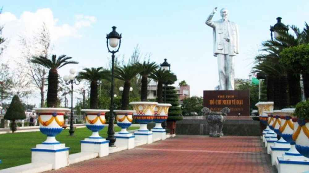 Công viên Ninh Kiều ven sông Hậu