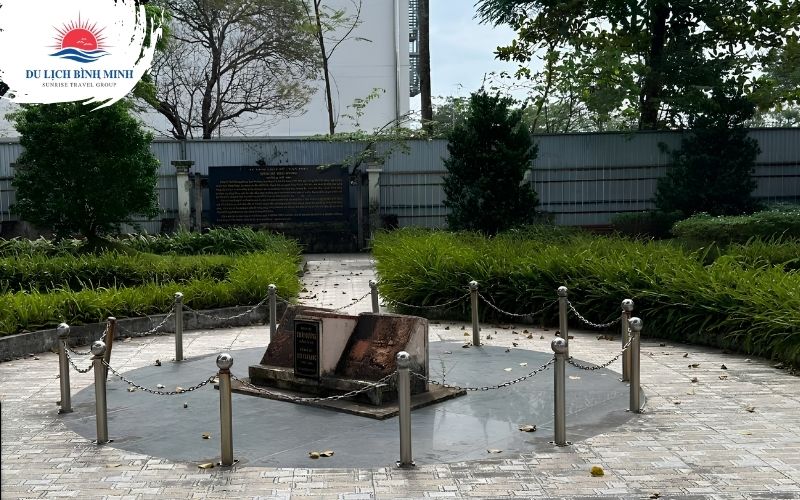 đồng hồ thái dương xem giờ bằng ánh mặt trời