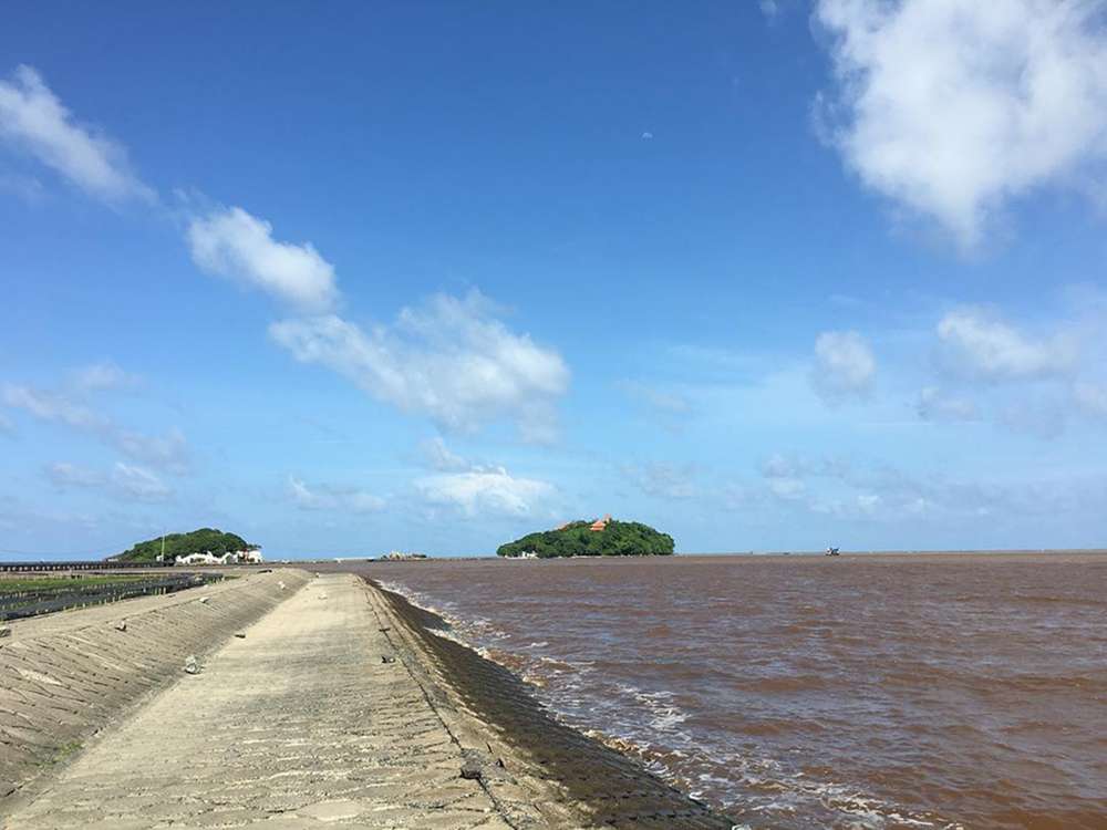 Khung cảnh Hòn Đá Bạc