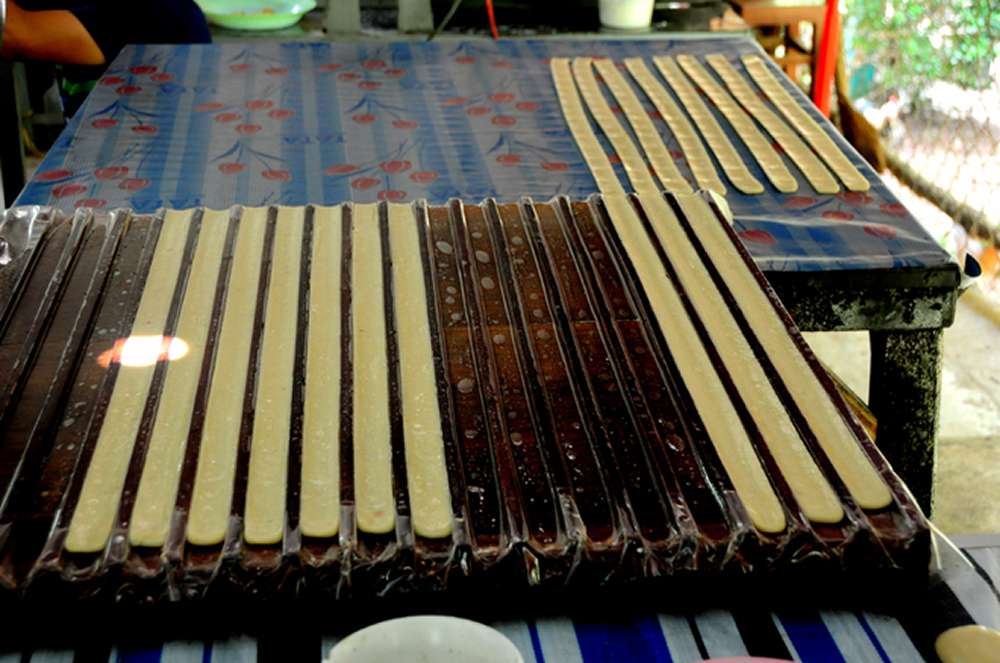 Kẹo dừa sau khi nấu sẽ đượ