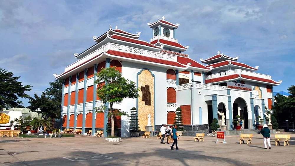 Không gian bên ngoài nhà thờ