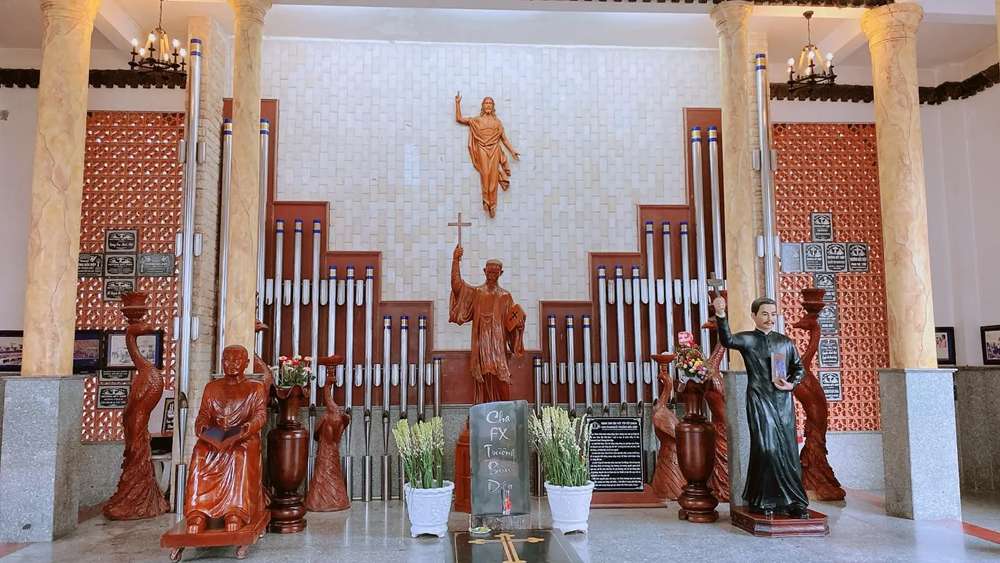 Không gian để du khách cầu nguyện