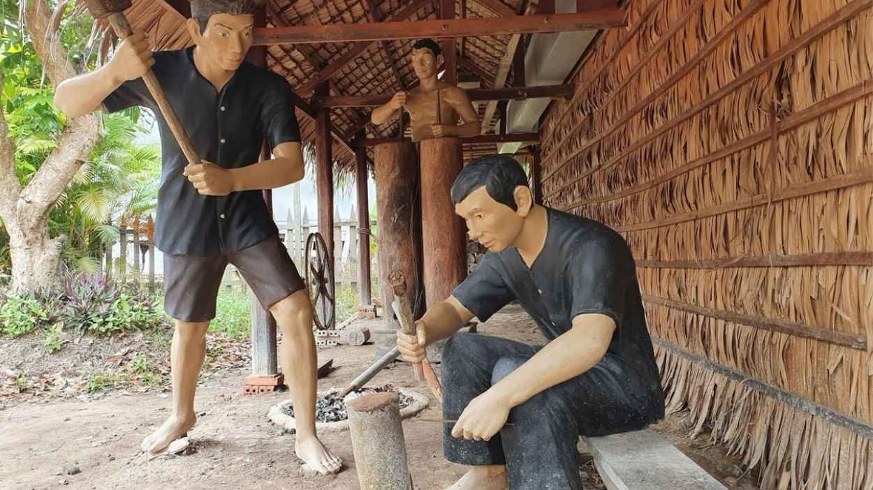 Không gian trưng bày văn hóa truyền thống Nam Bộ