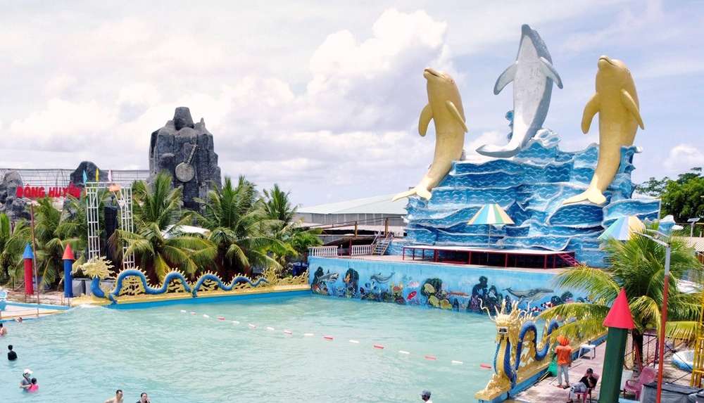 Khu du lịch Nhà Mát