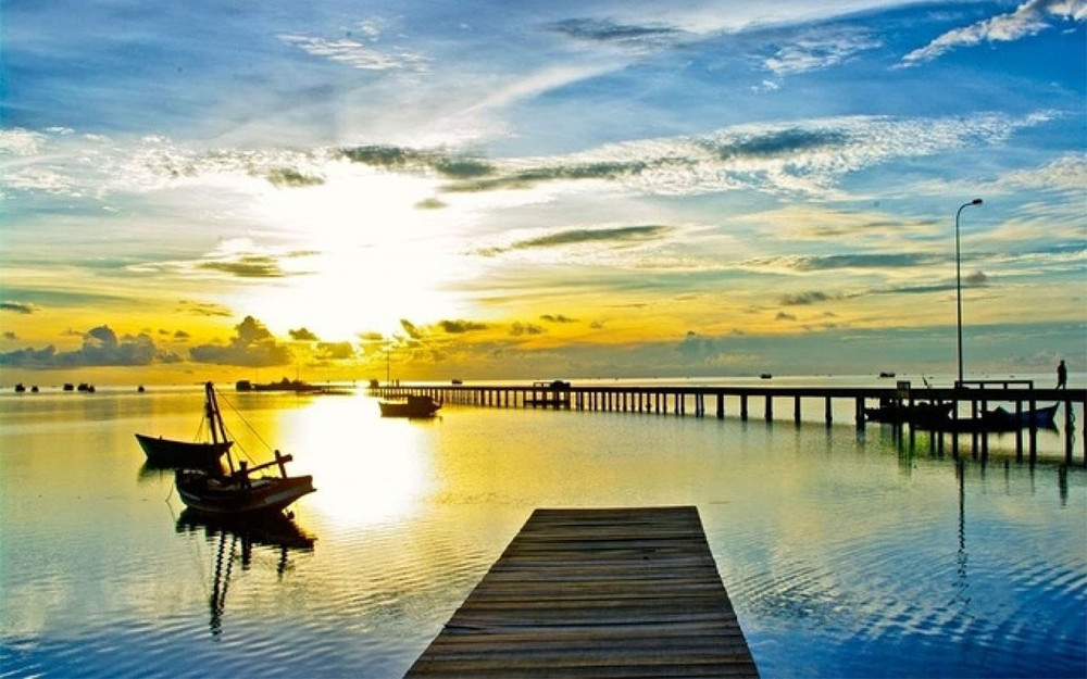 Làng chài Hàm Ninh