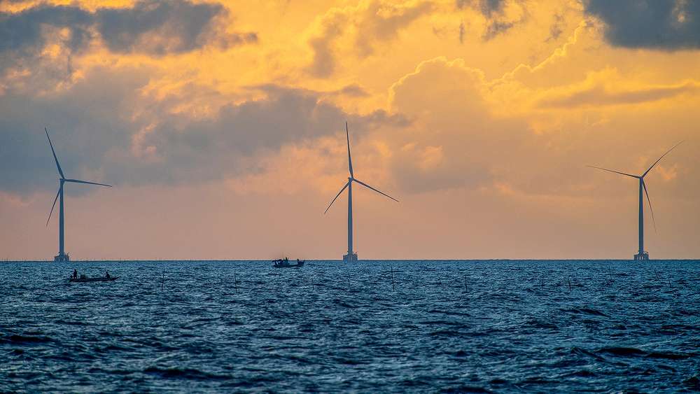 Ngắm hoàng hôn và bình minh tại biển Khai Long