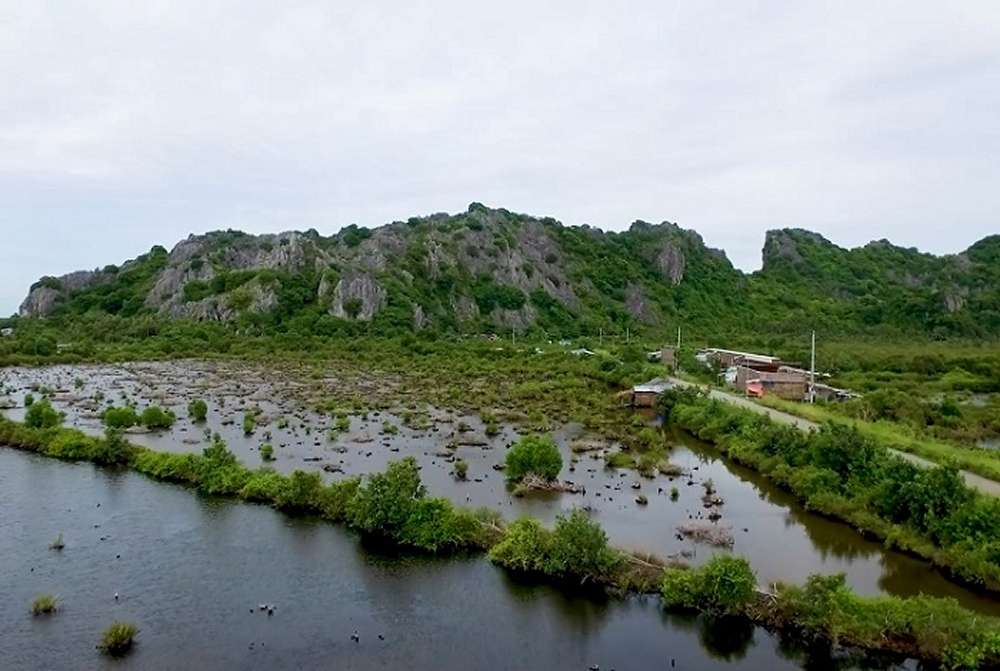 Núi Mo So nhìn từ xa