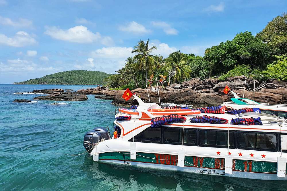 Phương tiện di chuyển đến Hòn Móng Tay