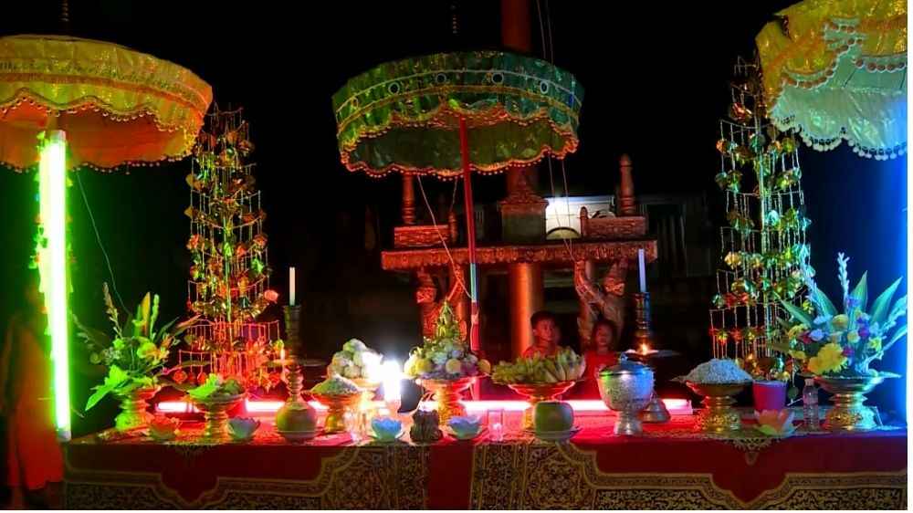 Sinh hoạt cộng đồng lễ hội Ok Om Bok