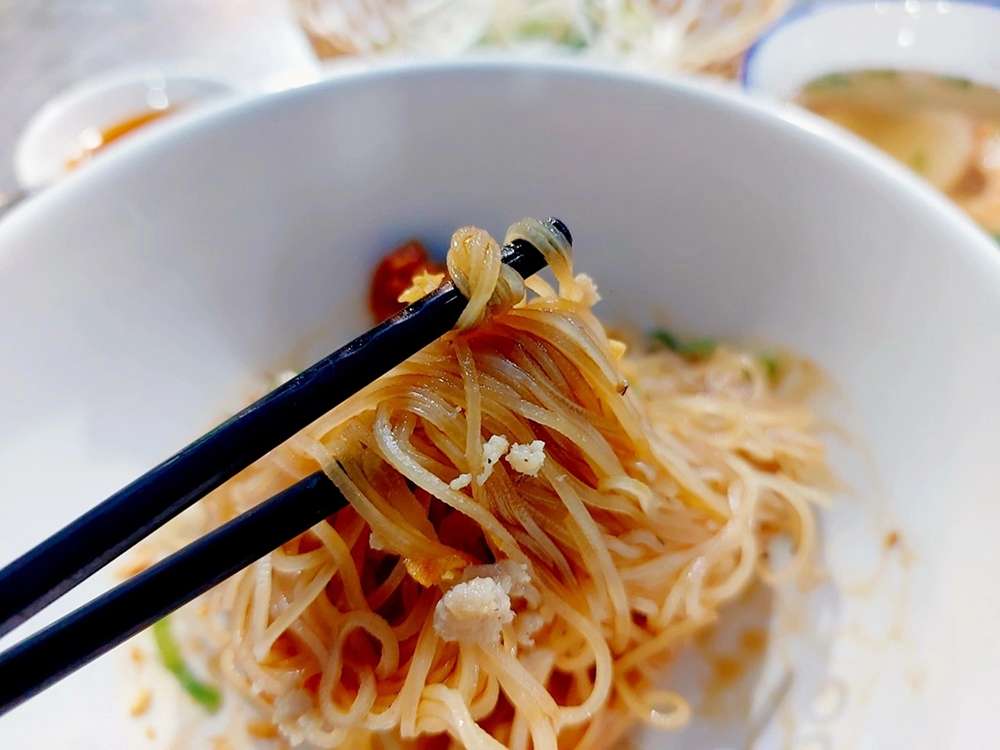 Sợi hủ tiếu dai mềm vừa phải của hủ tiếu Mỹ Tho