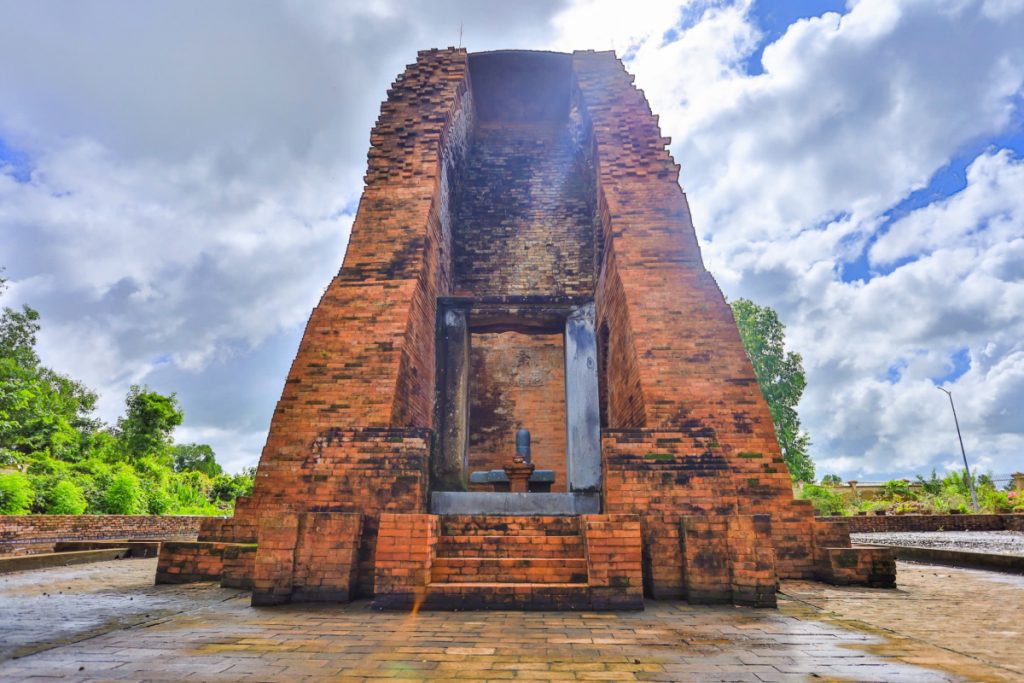 Tháp Vĩnh Hưng Có Gì?