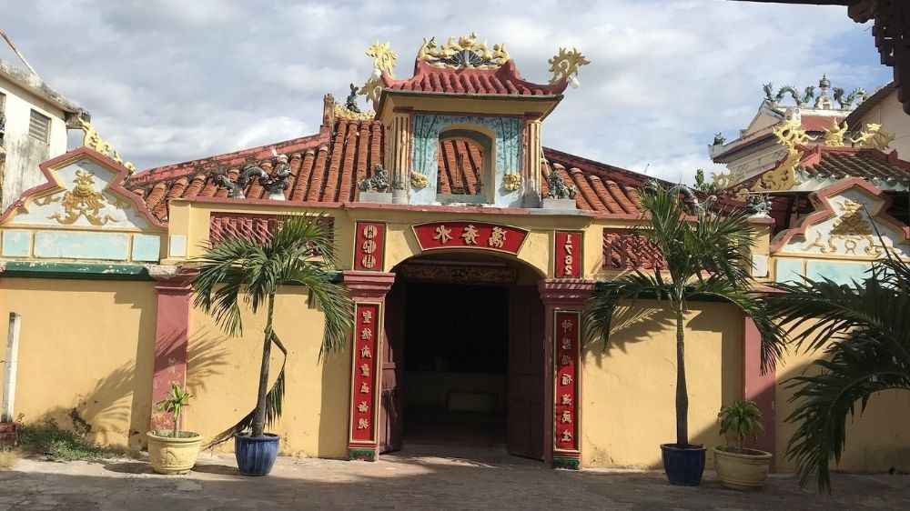 Thời gian thích hợp trong năm để tham quan Dinh Vạn Thủy Tú