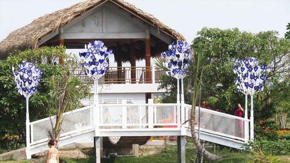 Trang phục phù hợp khi vào vườn hồng Tư Tôn