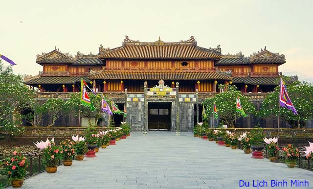 Tour Hàng Ngày : HÀNH TRÌNH DI SẢN MIỀN TRUNG 5 Ngày 4 Đêm