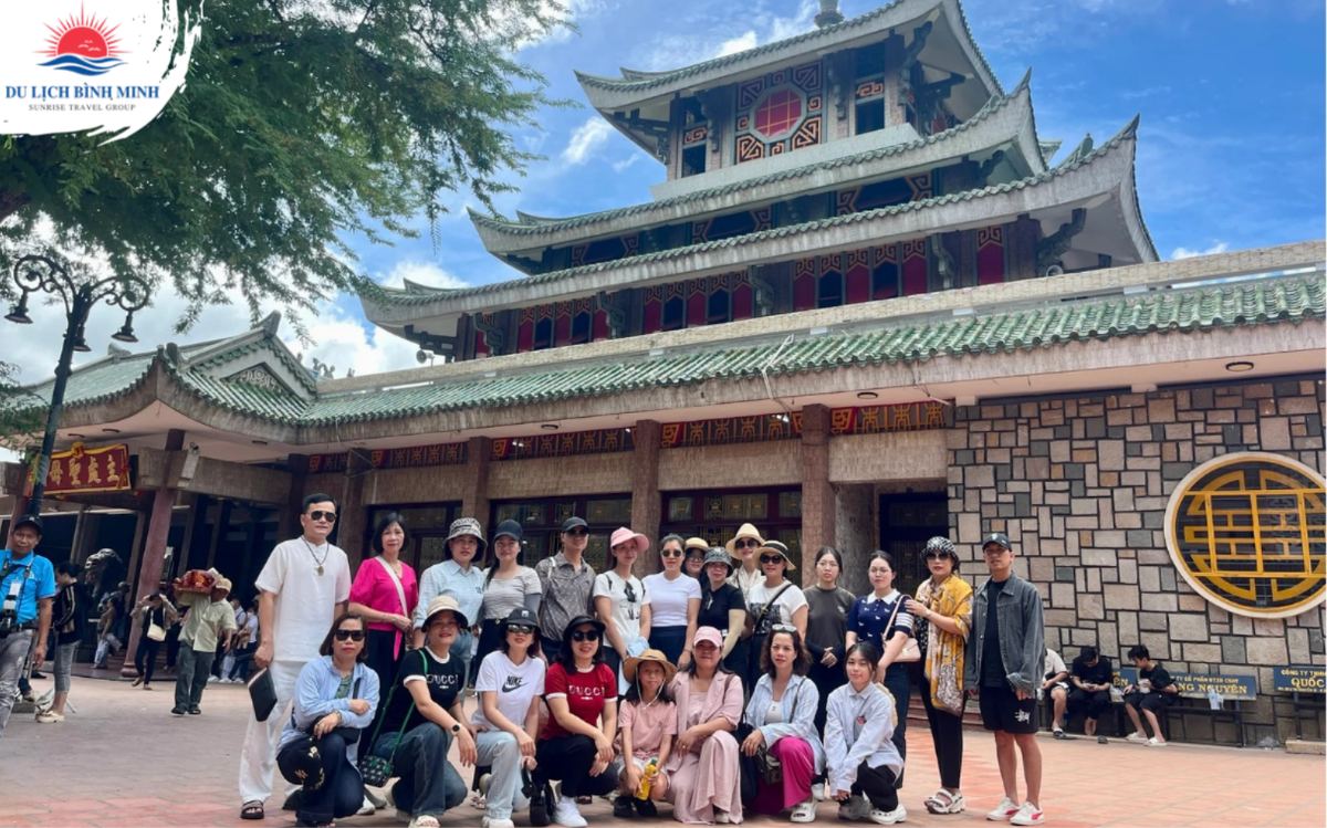 Miếu Bà Chúa Xứ núi Sam, Châu Đốc - tour Miền Tây 5 ngày 4 đêm