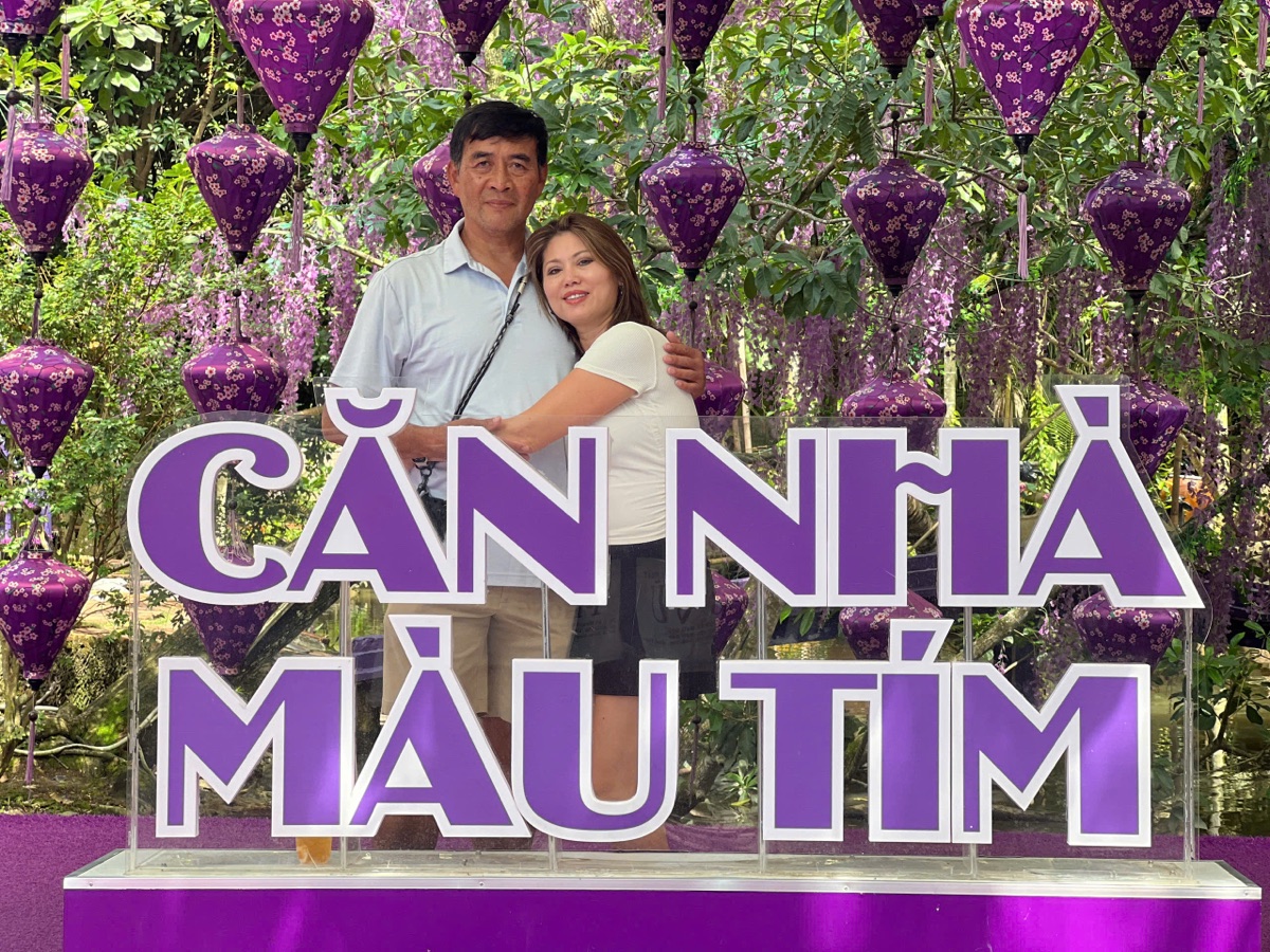 Ảnh thực tế khách du lịch Căn Nhà Màu Tím Cần Thơ cùng Du Lịch Bình Minh