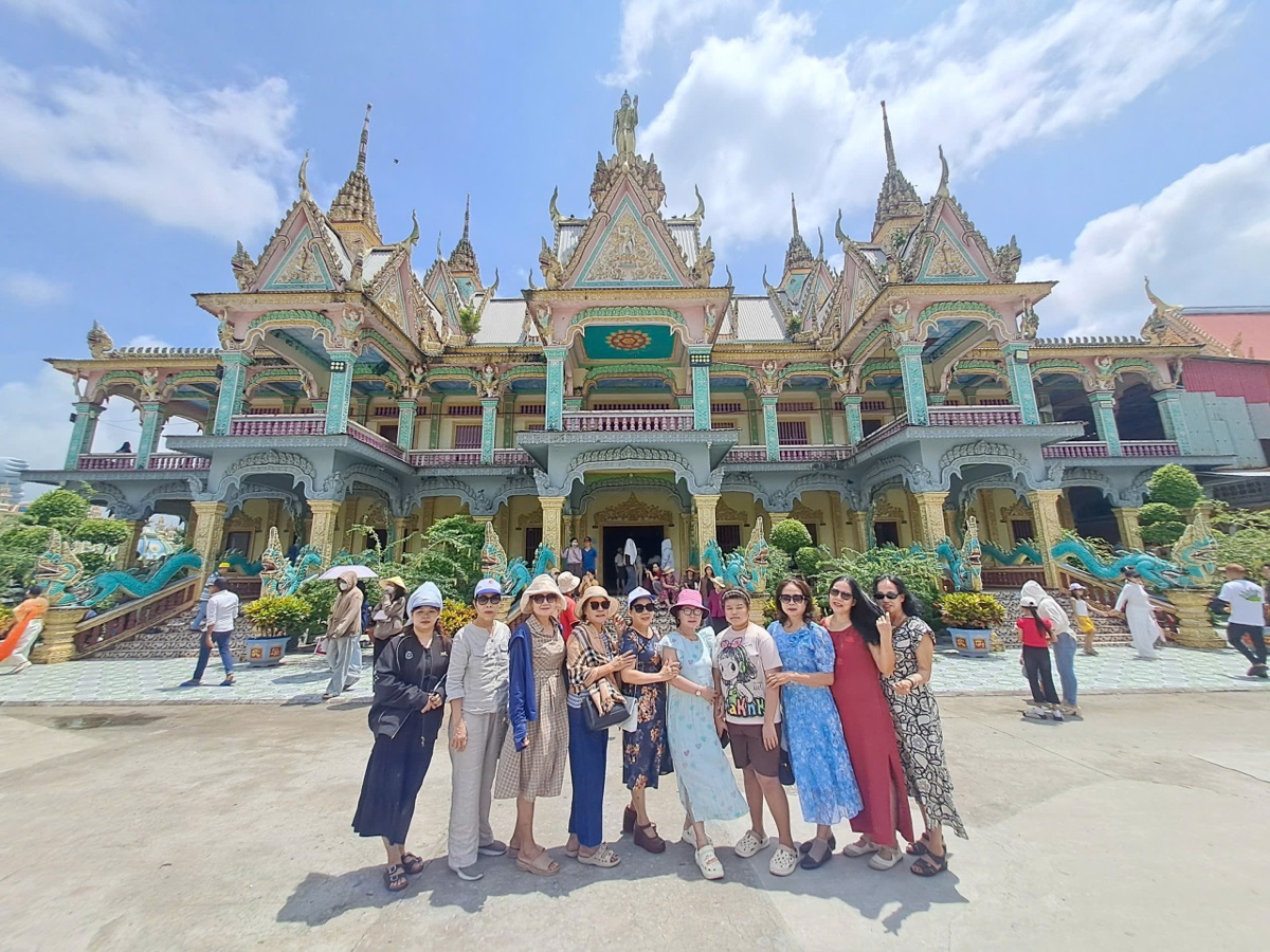 Ảnh thực tế khách du lịch chùa Som Rong cùng Du Lịch Bình Minh