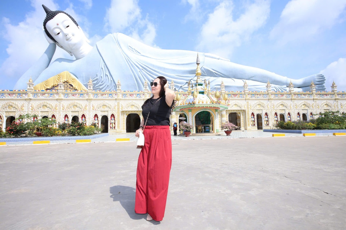 Ảnh thực tế khách du lịch chùa Som Rong cùng Du Lịch Bình Minh