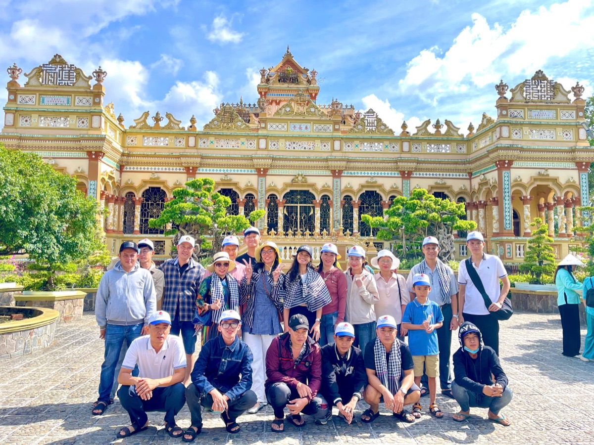 Ảnh thực tế khách check-in tại chùa Vĩnh Tràng
