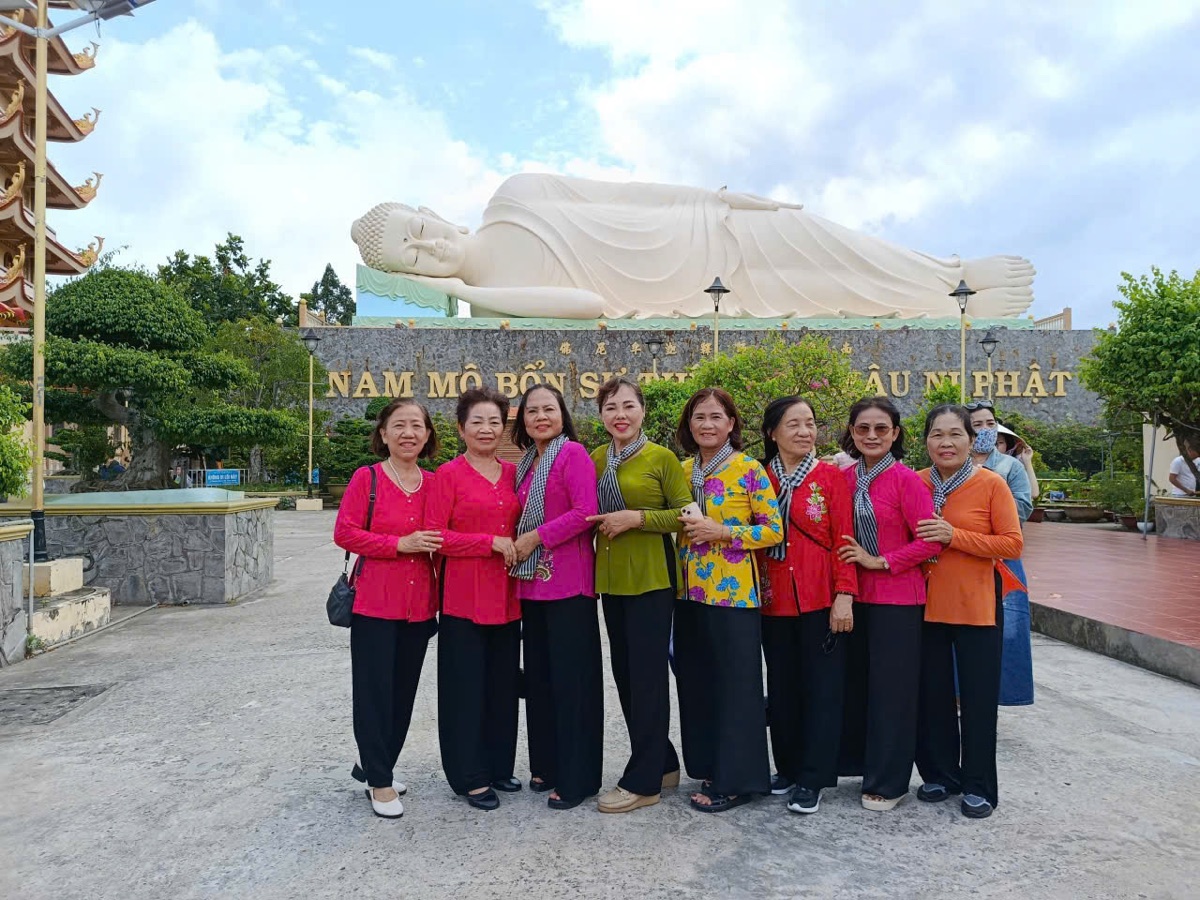 Ảnh thực tế khách check-in tại chùa Vĩnh Tràng