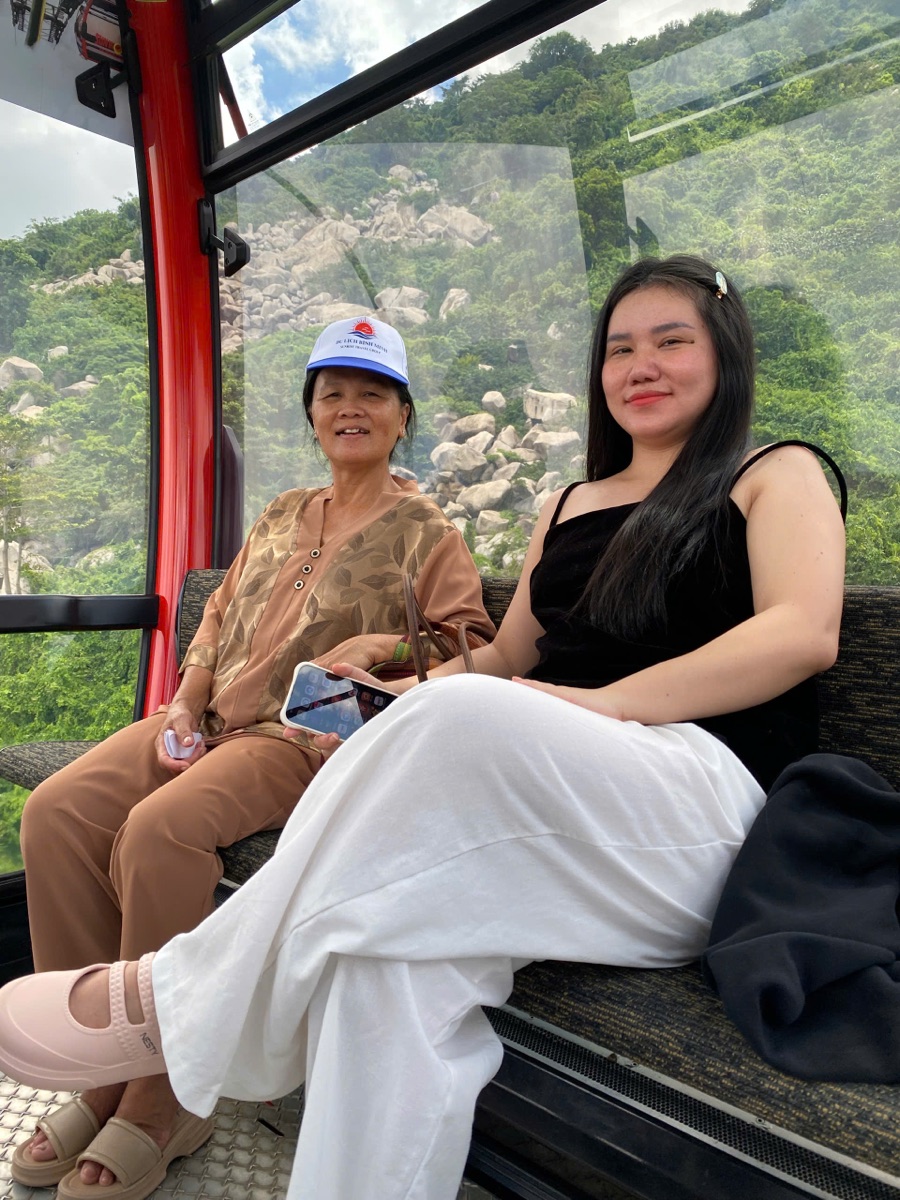 Ảnh thực tế khách check-in tại Điện Bà núi Bà Đen