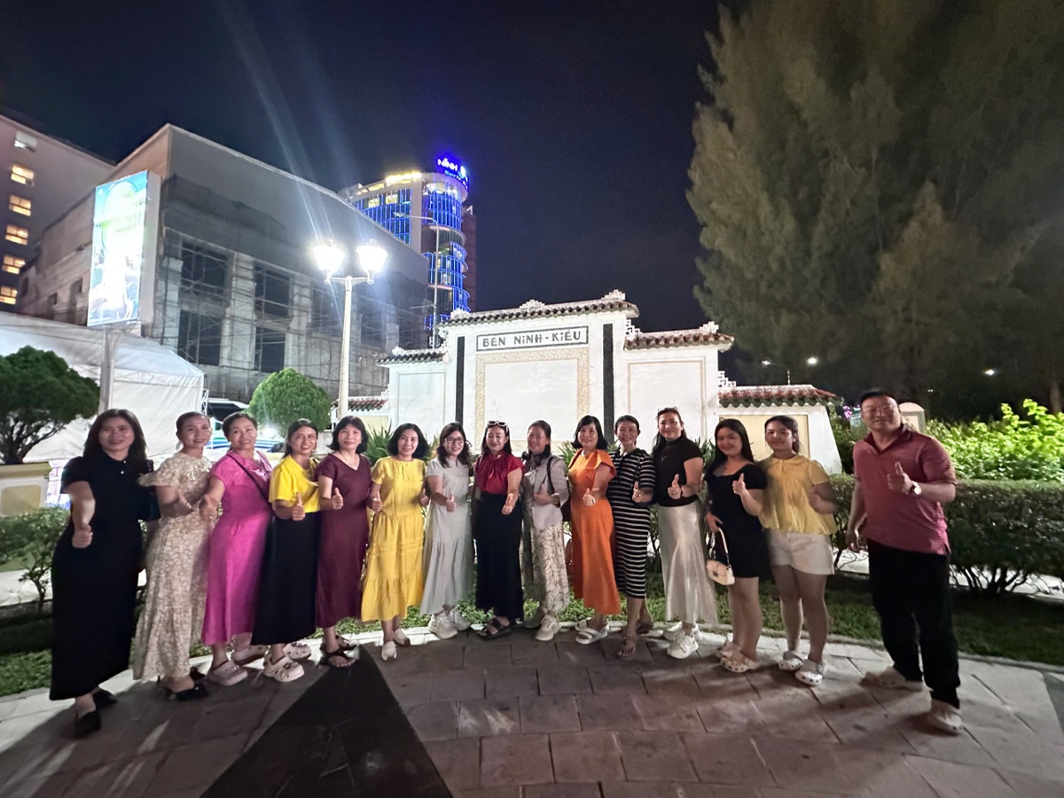 Ảnh thực tế khách check-in tại bến Ninh Kiều, Cần Thơ — 2
