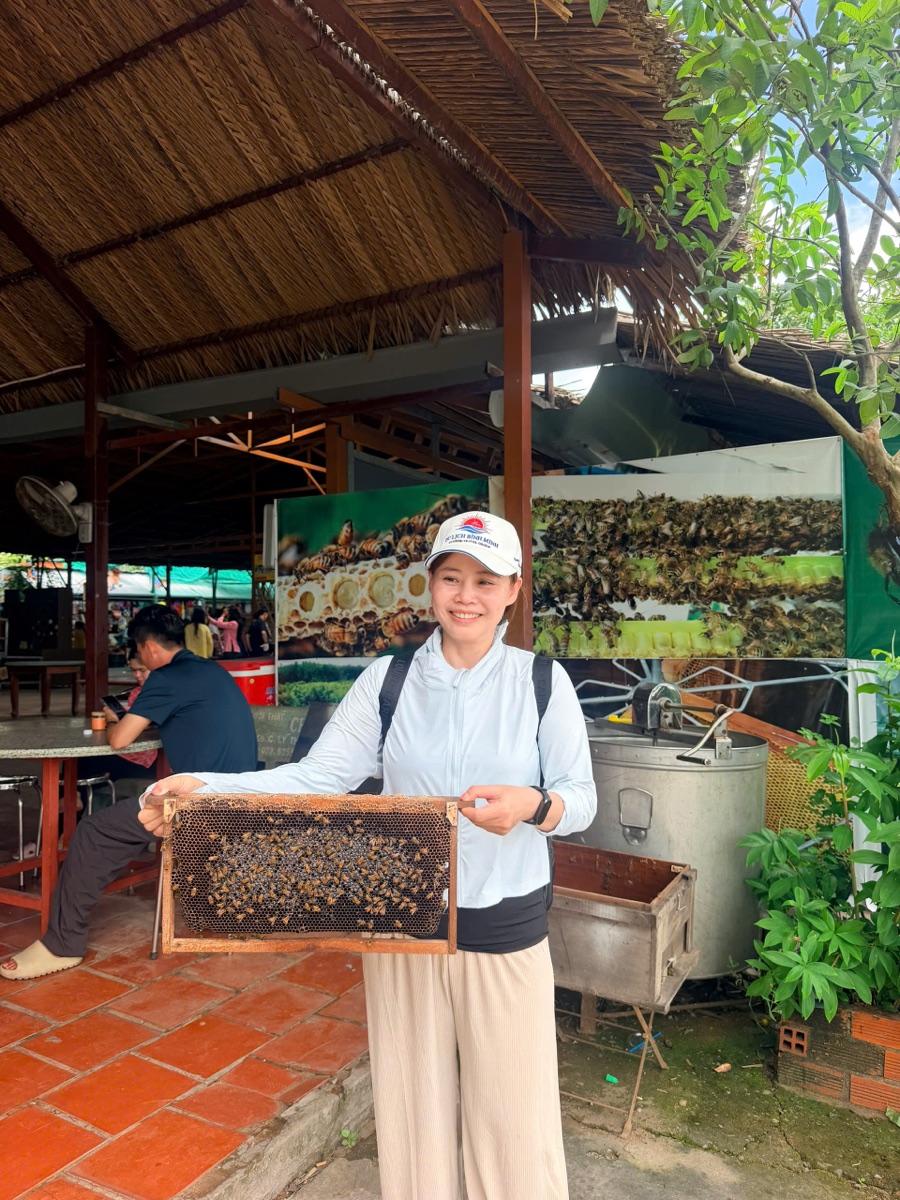 Ảnh thực tế khách check-in tại trại ong mật cù lao Thới Sơn — 2