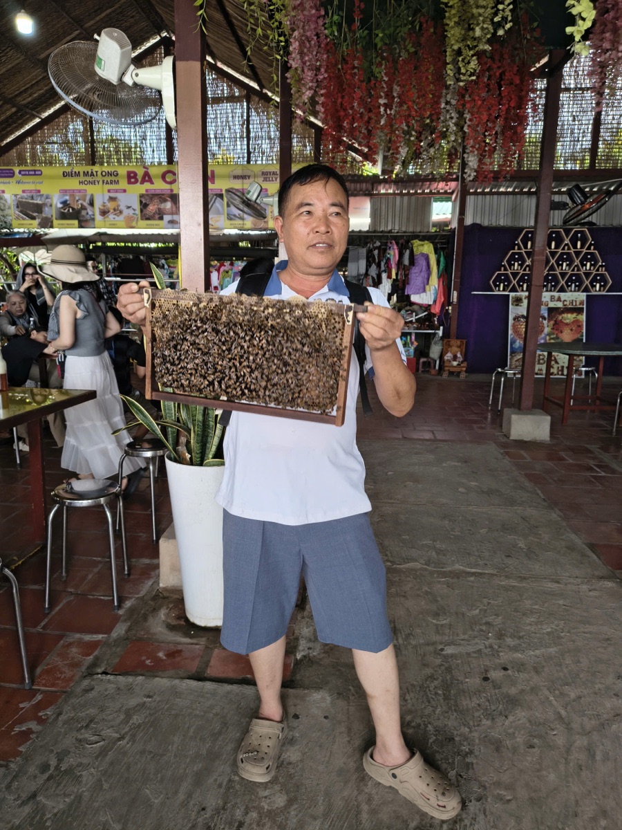 Ảnh thực tế khách check-in tại trại ong mật cù lao Thới Sơn — 7