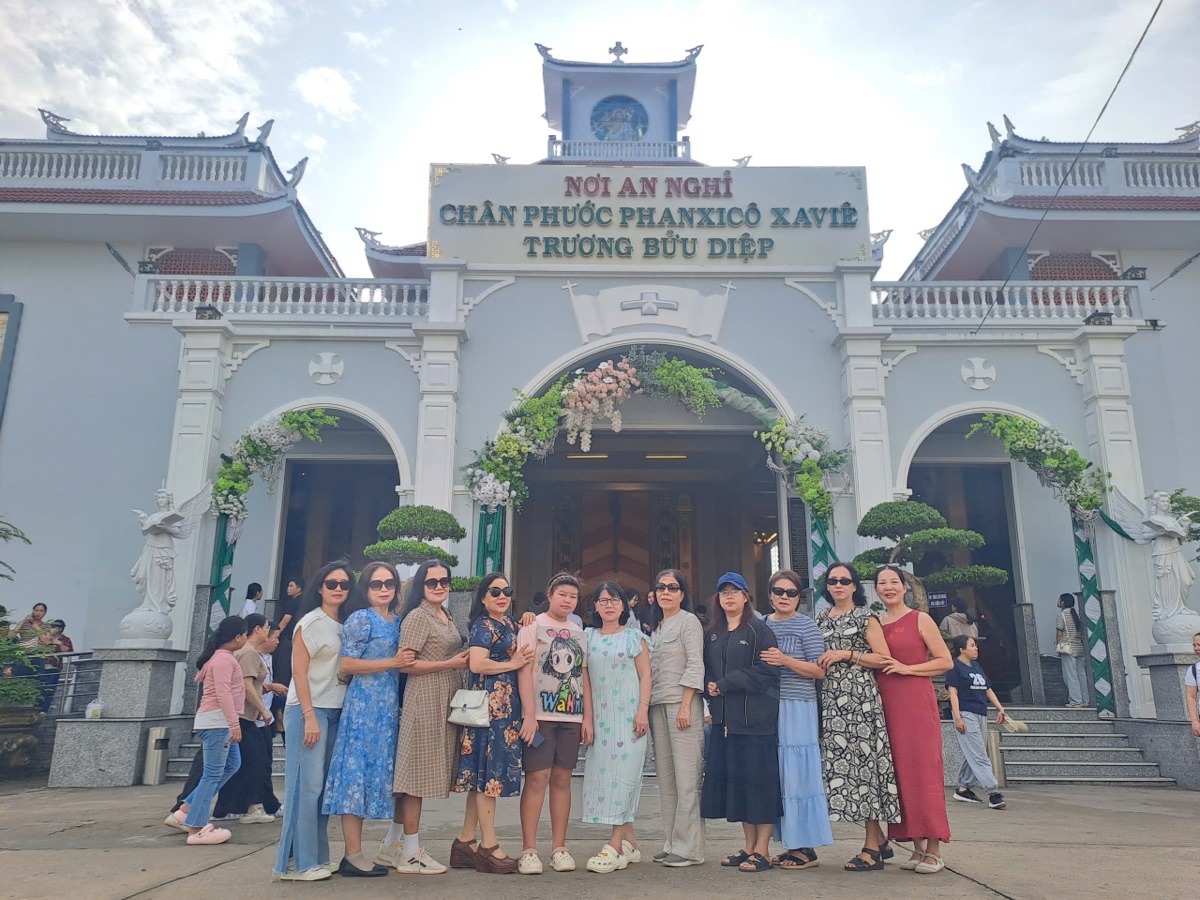 Ảnh thực tế khách check-in tại nhà thờ Tắc Sậy