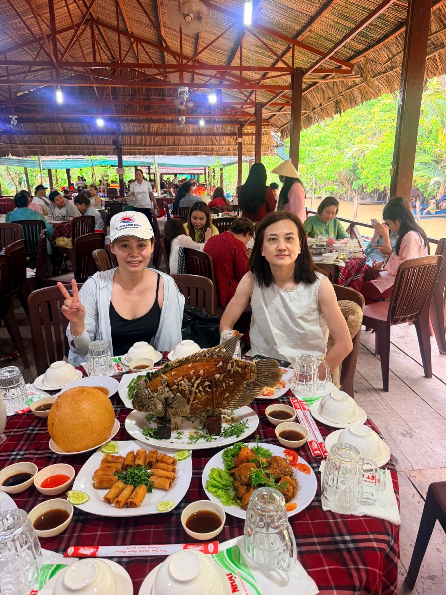 Ảnh thực tế khách check-in tại nhà hàng miệt vườn trong tour — 1