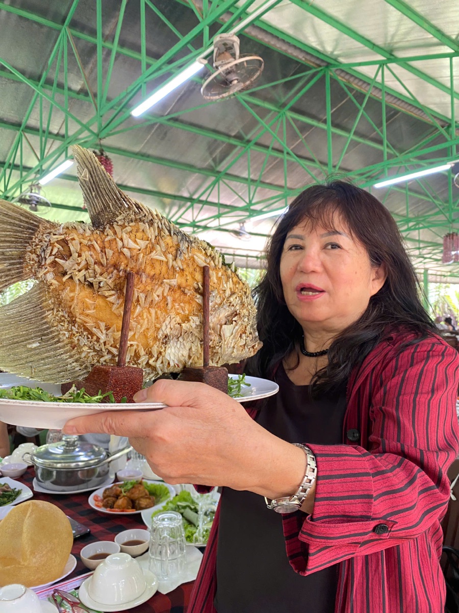 Ảnh thực tế khách check-in tại nhà hàng miệt vườn trong tour — 2