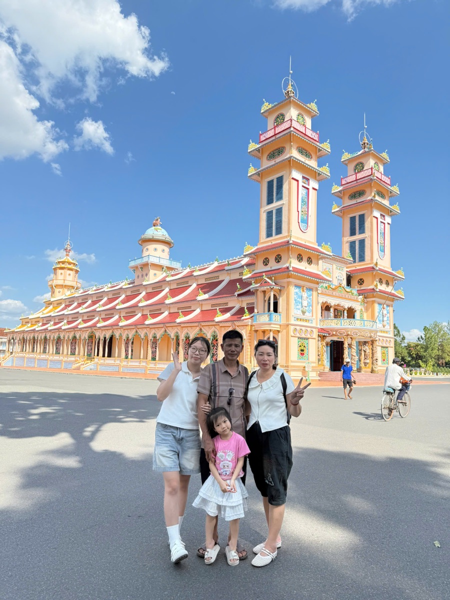 Ảnh thực tế khách check-in tại Tòa Thánh Cao Đài Tây Ninh — 1