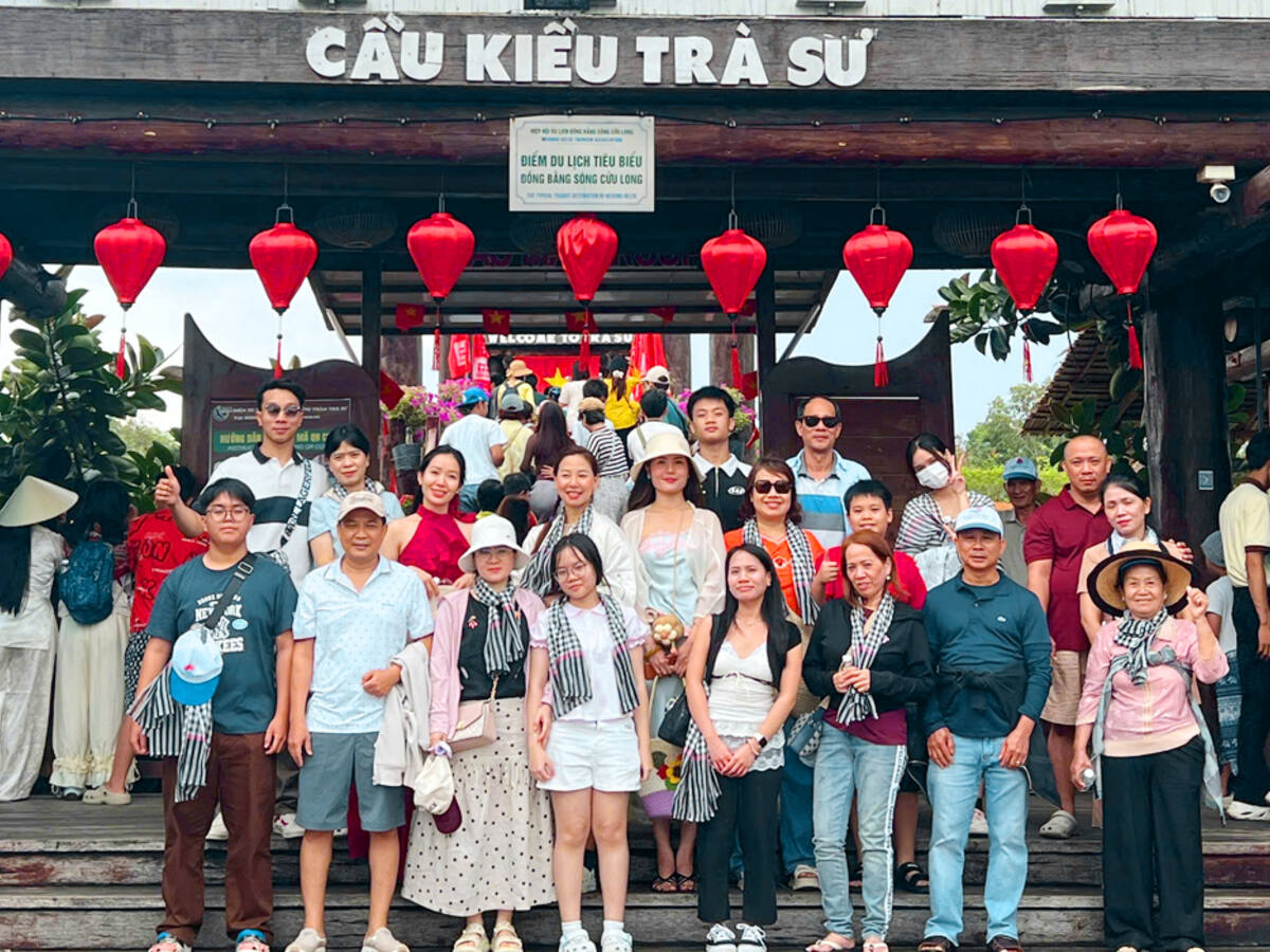 Cầu Kiều Trà Sư - ảnh thật khách đi tour 8 tỉnh Miền Tây 4 ngày 3 đêm cùng Du Lịch Bình Minh