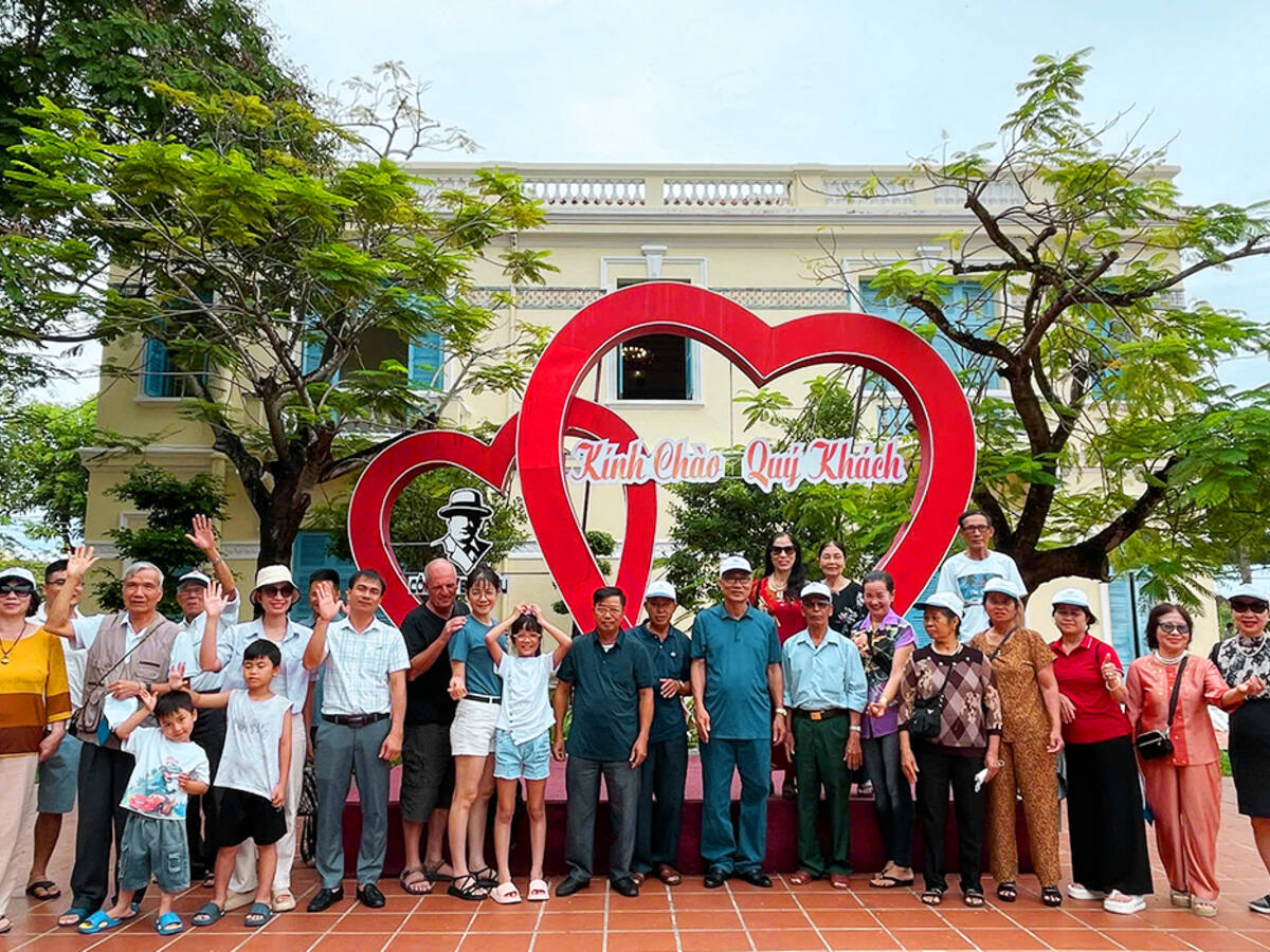 Nhà Công tử Bạc Liêu - ảnh thật khách đi tour 8 tỉnh Miền Tây 4 ngày 3 đêm cùng Du Lịch Bình Minh