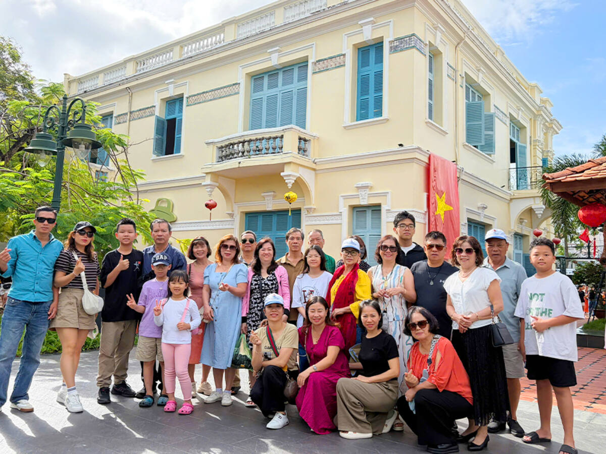 Nhà Công tử Bạc Liêu - ảnh thật khách đi tour 8 tỉnh Miền Tây 4 ngày 3 đêm cùng Du Lịch Bình Minh