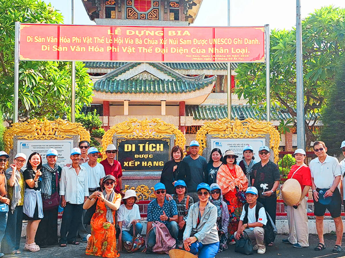 Miếu Bà Chúa Xứ Núi Sam, Châu Đốc - ảnh thật khách đi tour Cần Thơ - Châu Đốc - Rừng Tràm Trà Sư 1 ngày cùng Du Lịch Bình Minh