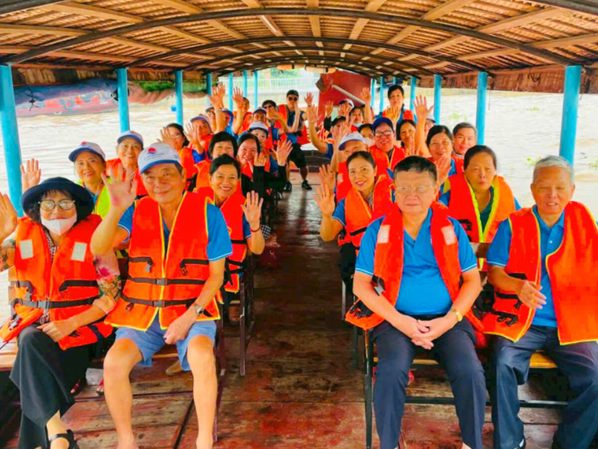 Thuyền tham quan sông Tiền - ảnh thật khách đi tour Mỹ Tho - Bến Tre 1 ngày cùng Du Lịch Bình Minh