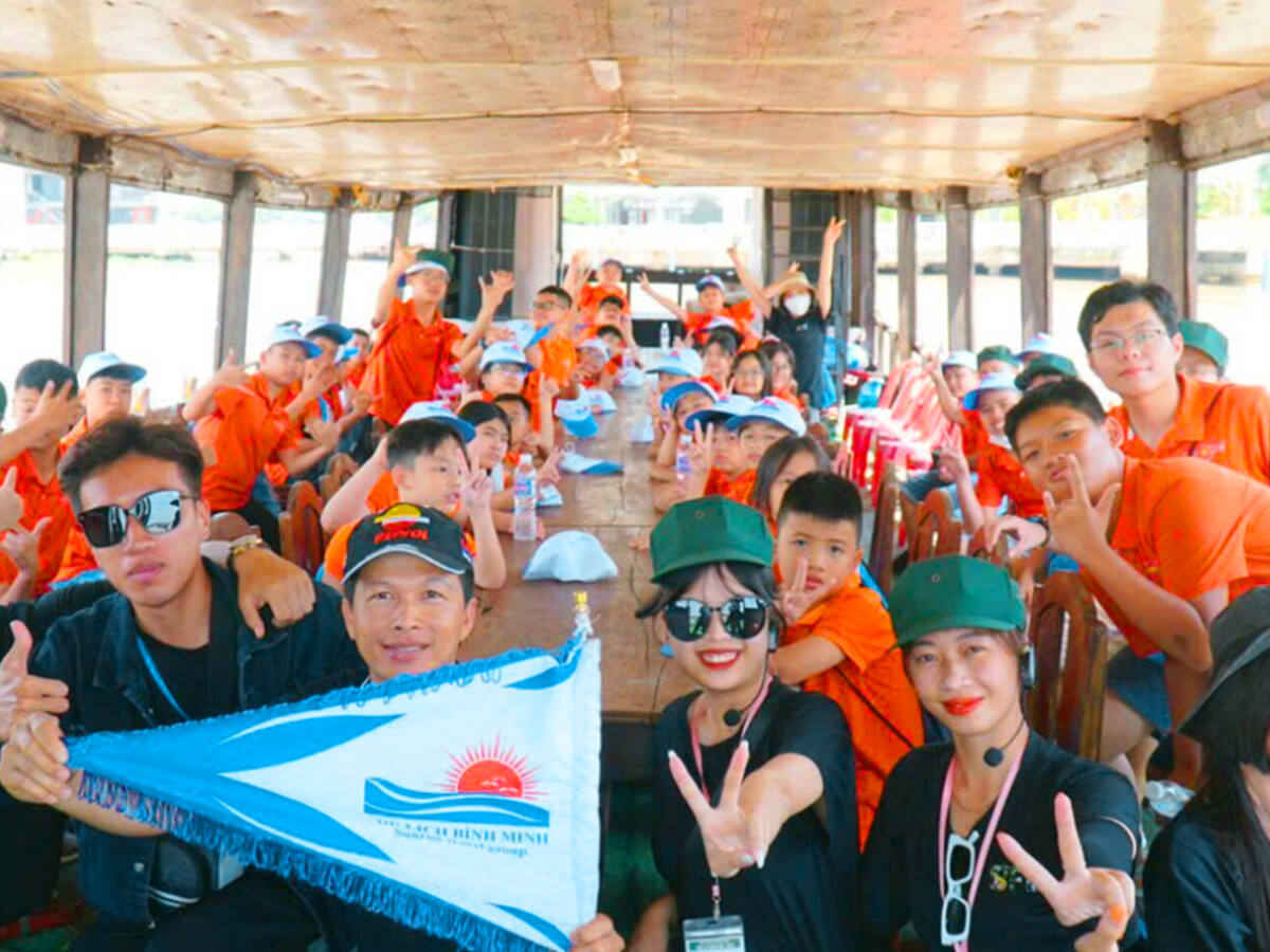 Thuyền tham quan sông Tiền - ảnh thật khách đi tour Mỹ Tho - Bến Tre 1 ngày cùng Du Lịch Bình Minh