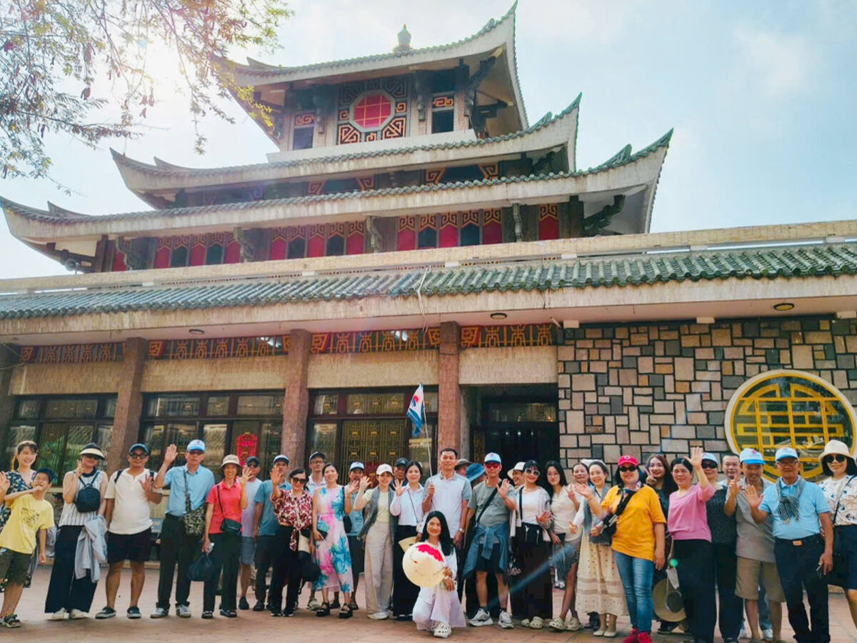 Đoàn khách Du Lịch Bình Minh tại Châu Đốc - ảnh thật khách đi tour VIP Cần Thơ 3 ngày 2 đêm cùng Du Lịch Bình Minh